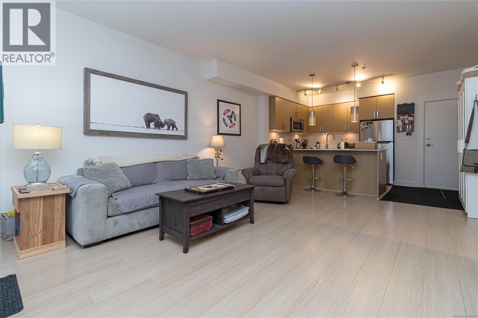 #303 286 WILFERT RD - 5