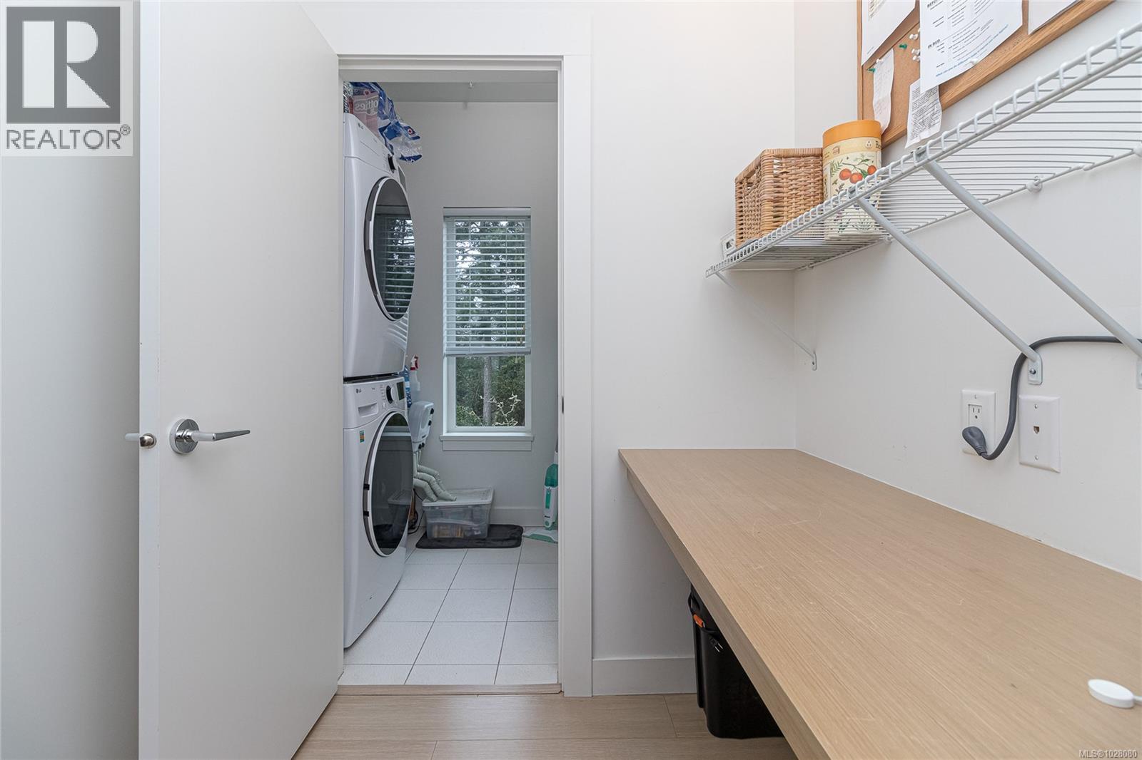 #303 286 WILFERT RD - 15