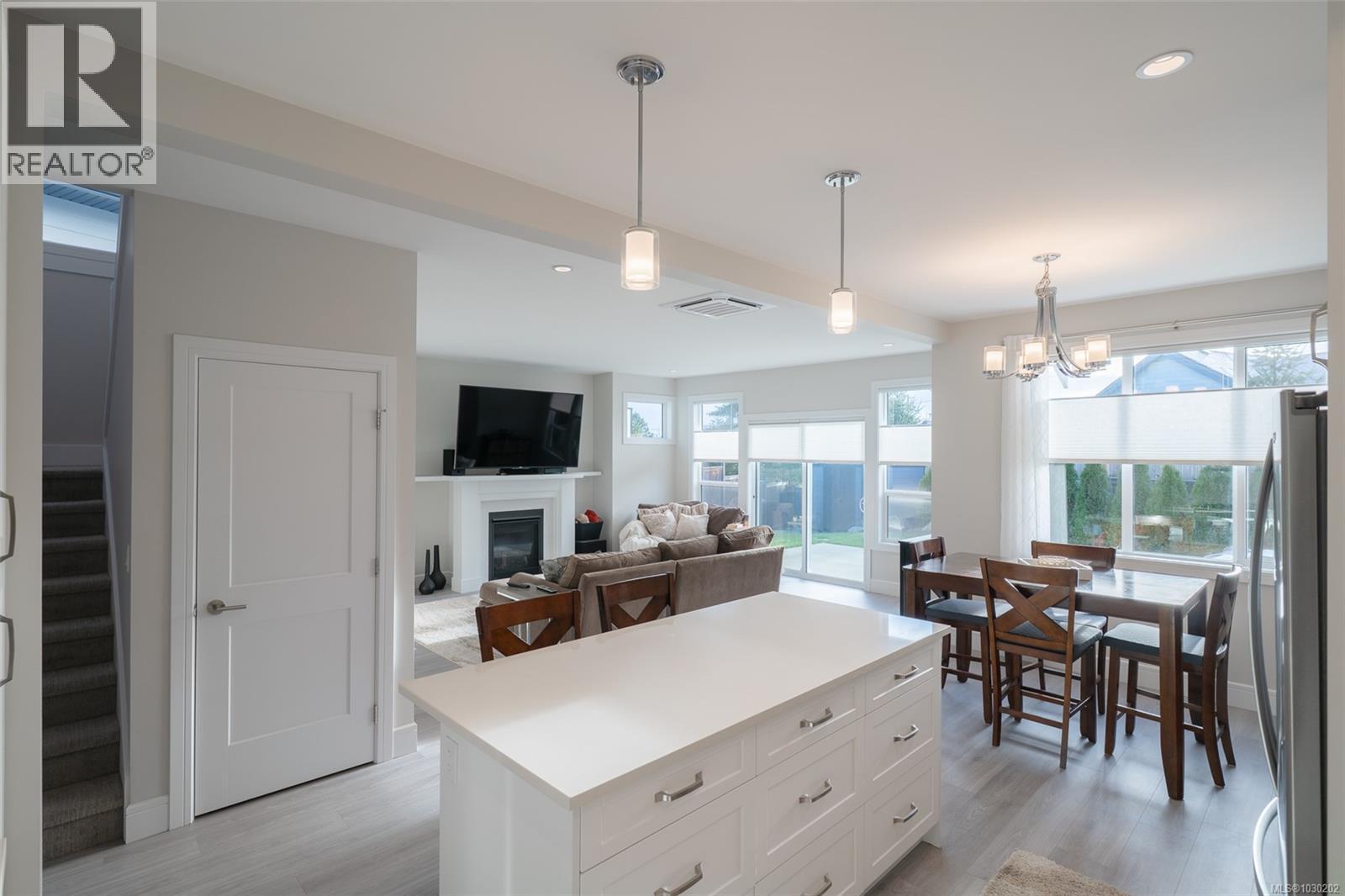 2013 MOUNTAIN VISTA DR - 8