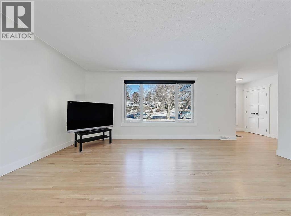 Single Family House Bungalow for Sale in  Cambrian Drive NW Rosemont Calgary 