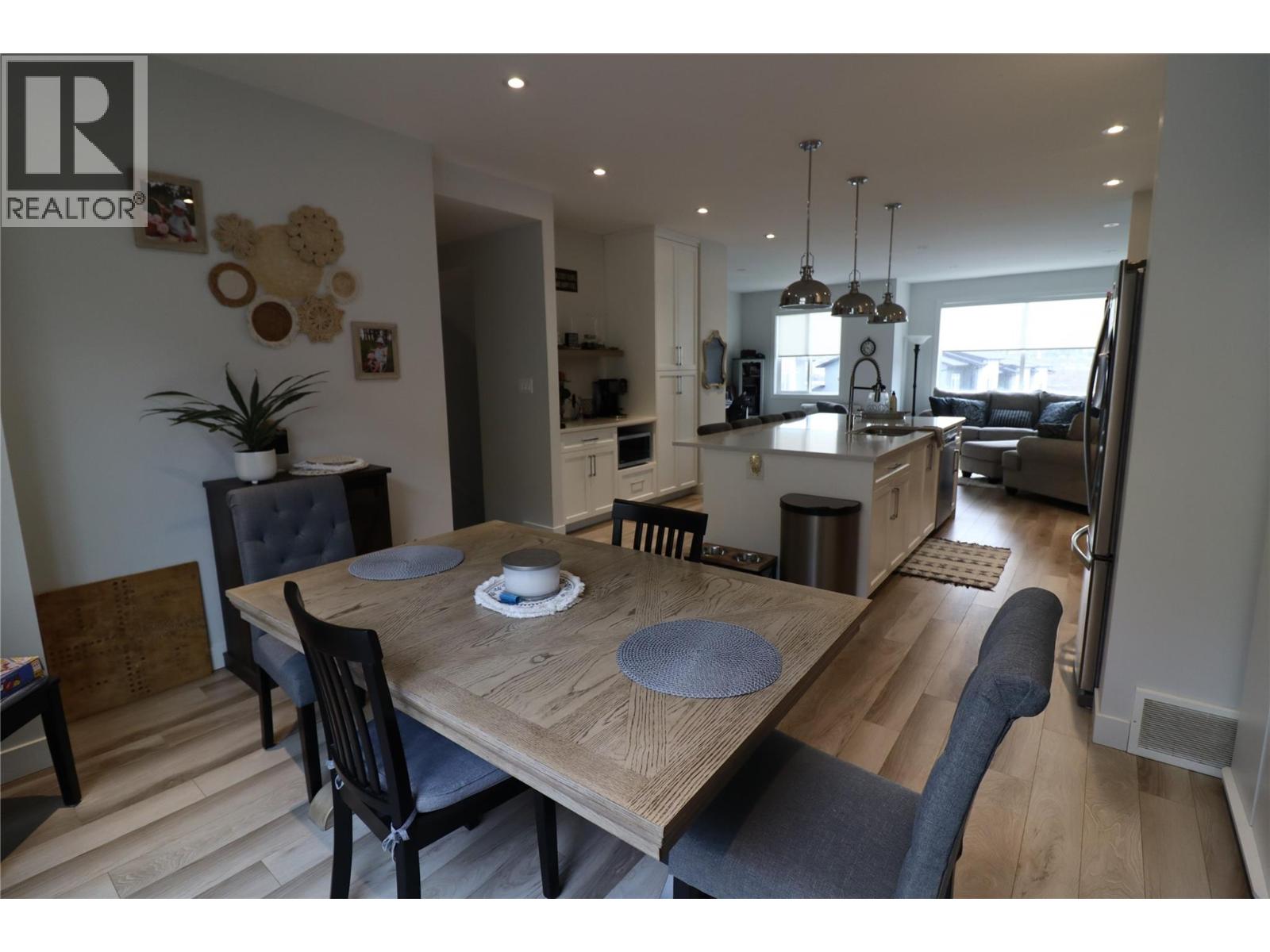 118 RIVER GATE Drive, Kamloops