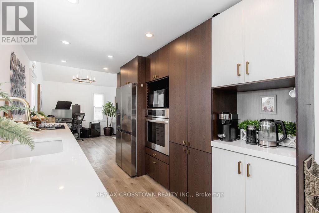 741 CEDARVALE DRIVE - 14