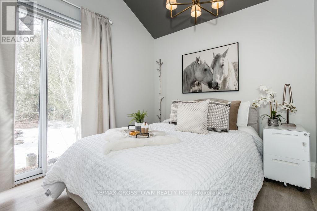 741 CEDARVALE DRIVE - 22