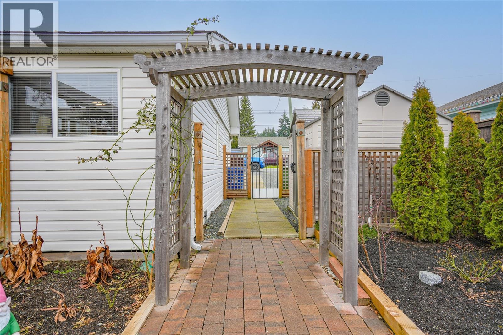 3984 MARPOLE ST - 26