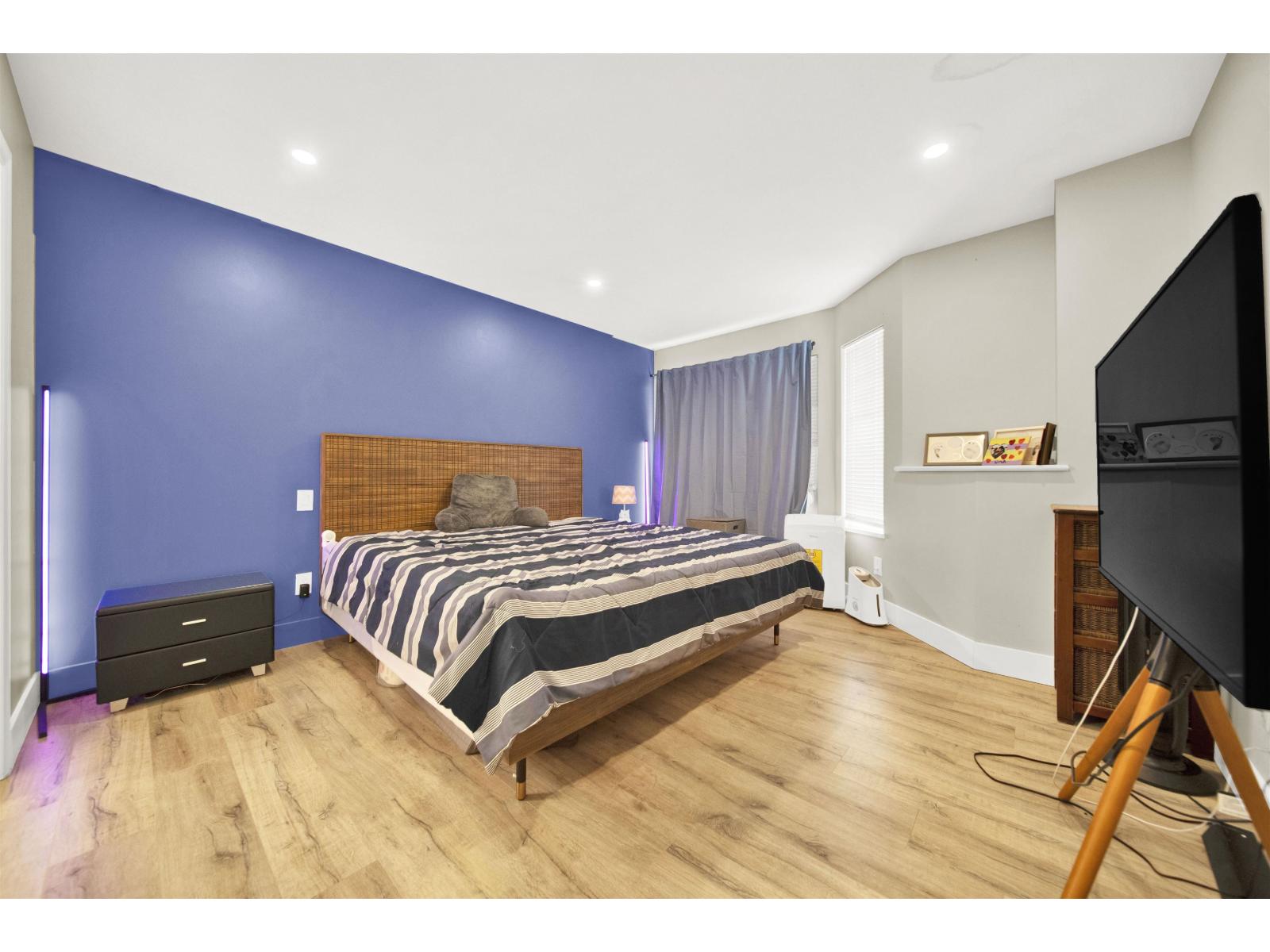 32 7640 BLOTT STREET, Mission