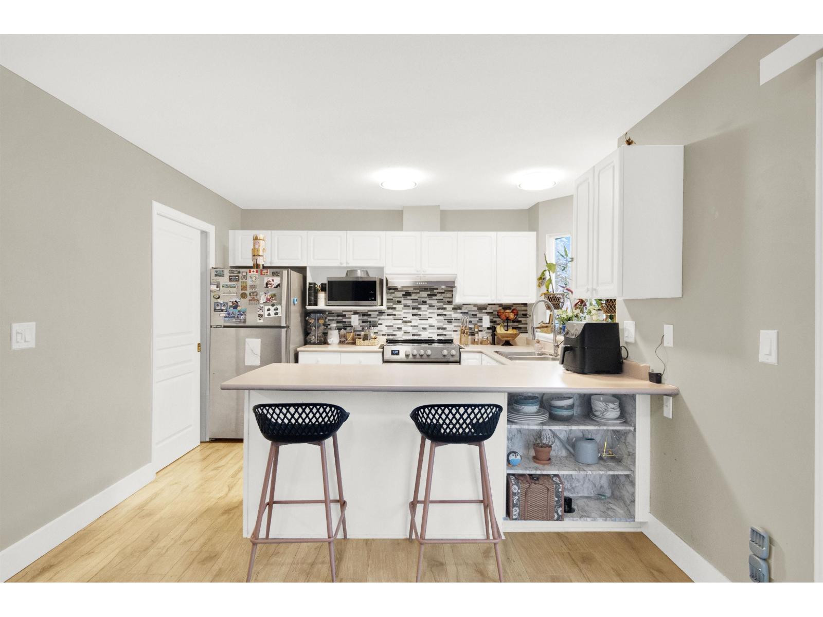 32 7640 BLOTT STREET, Mission