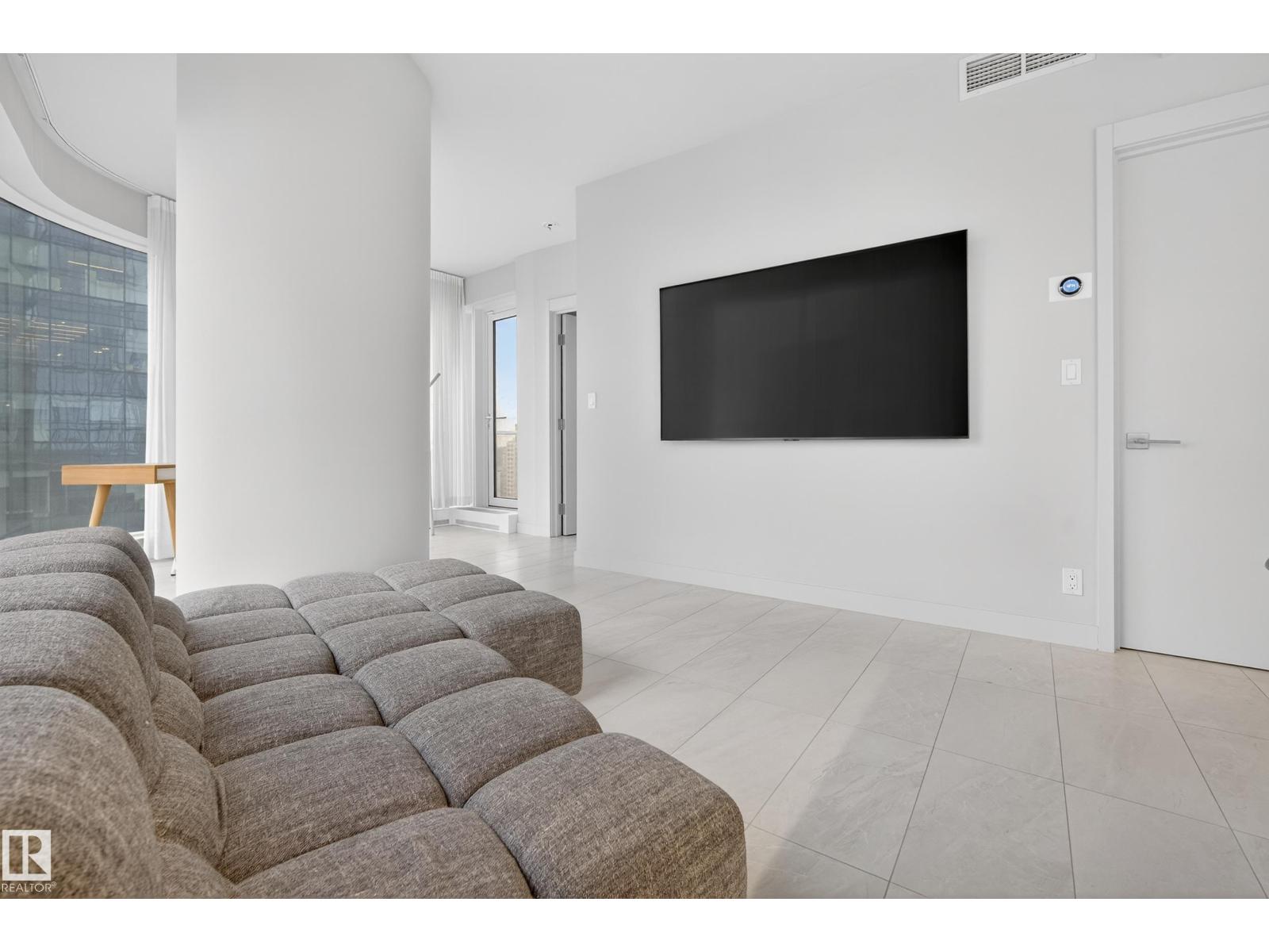 #2508 10360 102 ST NW - 17