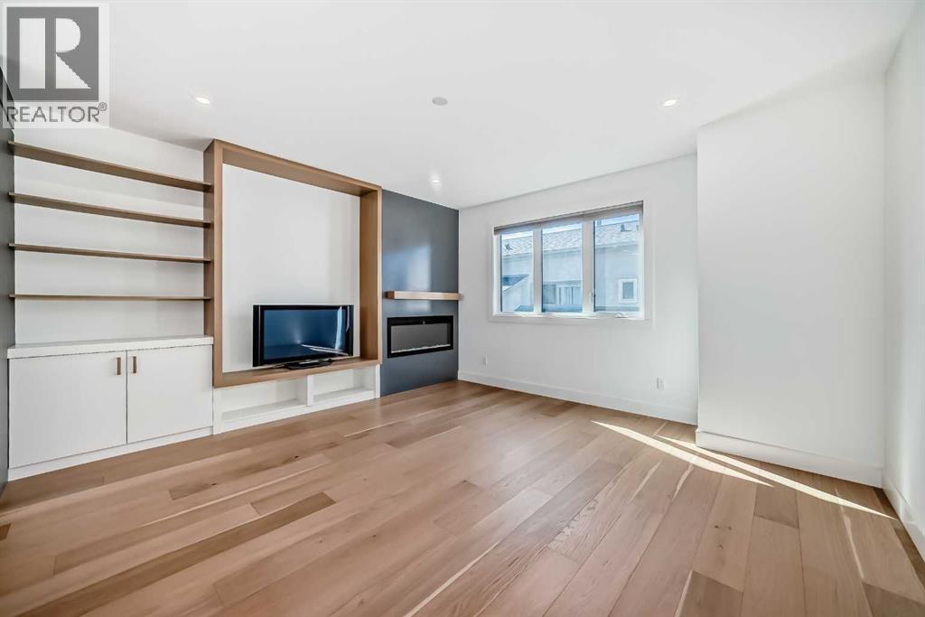 Single Family House for Sale in   Street NW West Hillhurst Calgary 