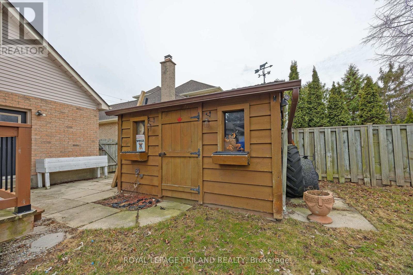 24 FARMINGTON DRIVE Property Photo