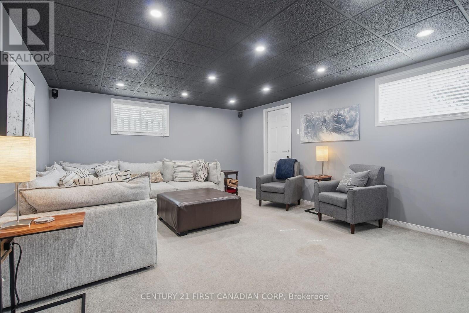 87 GRIEVE PLACE Property Photo