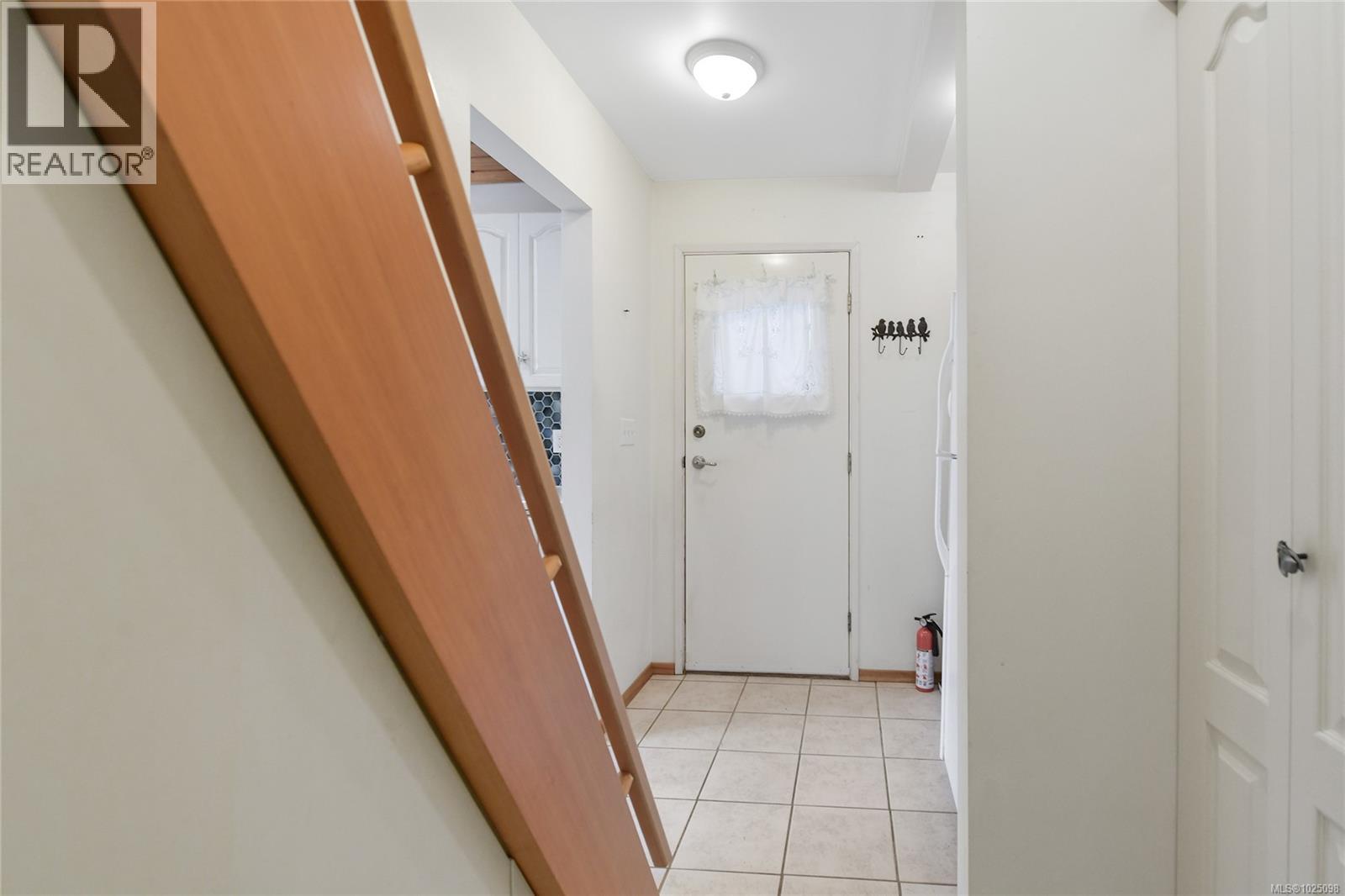 568 Bayview Dr - 16