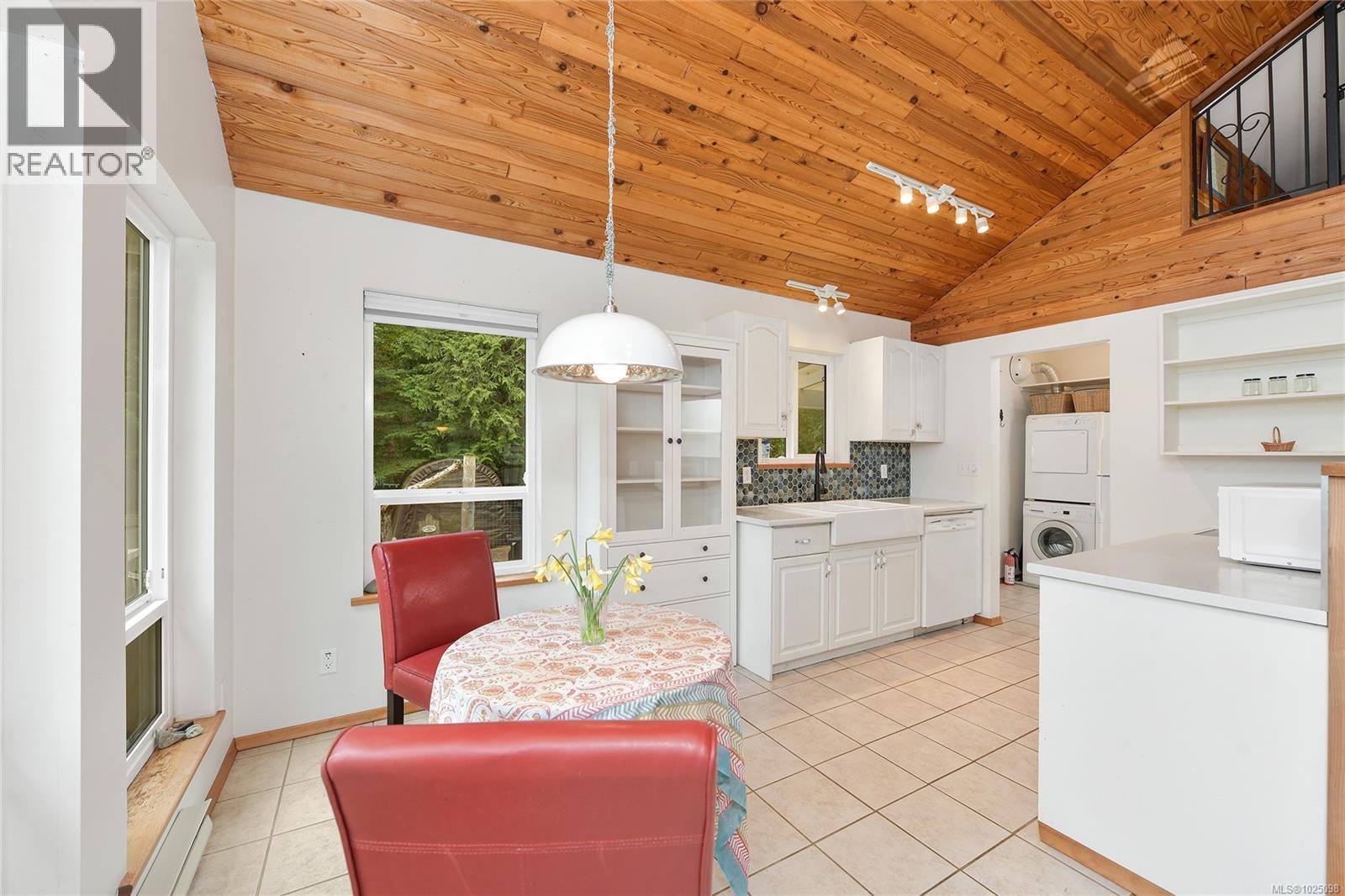 568 Bayview Dr - 19