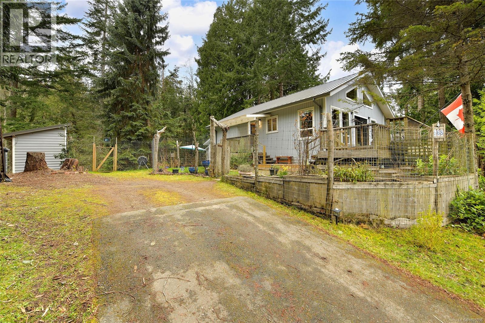 568 Bayview Dr - 2