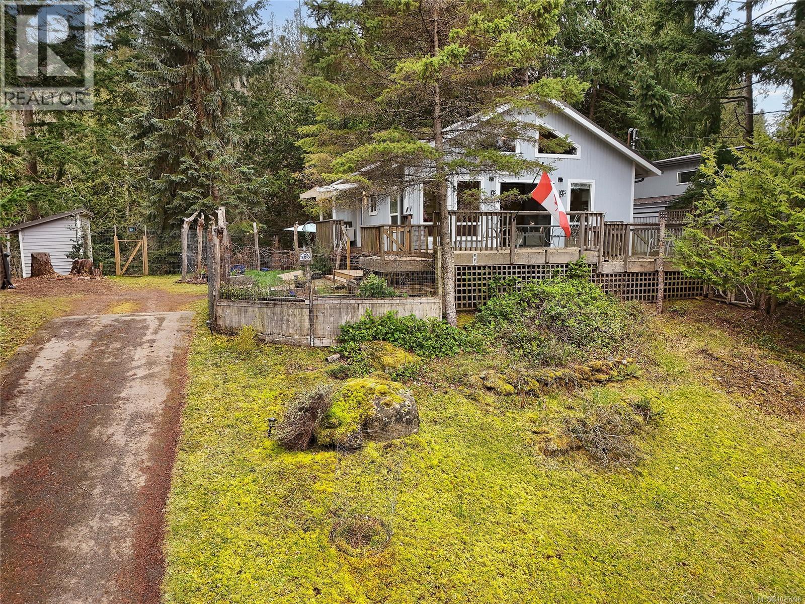568 Bayview Dr - 3