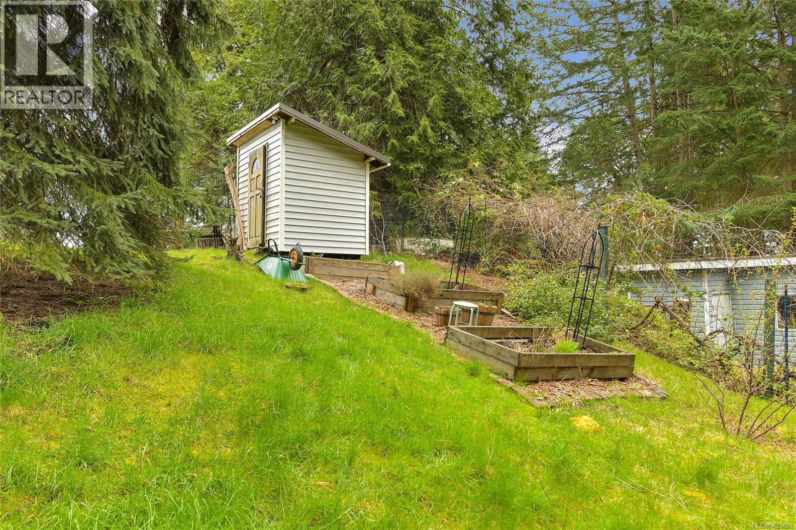 568 Bayview Dr - 45