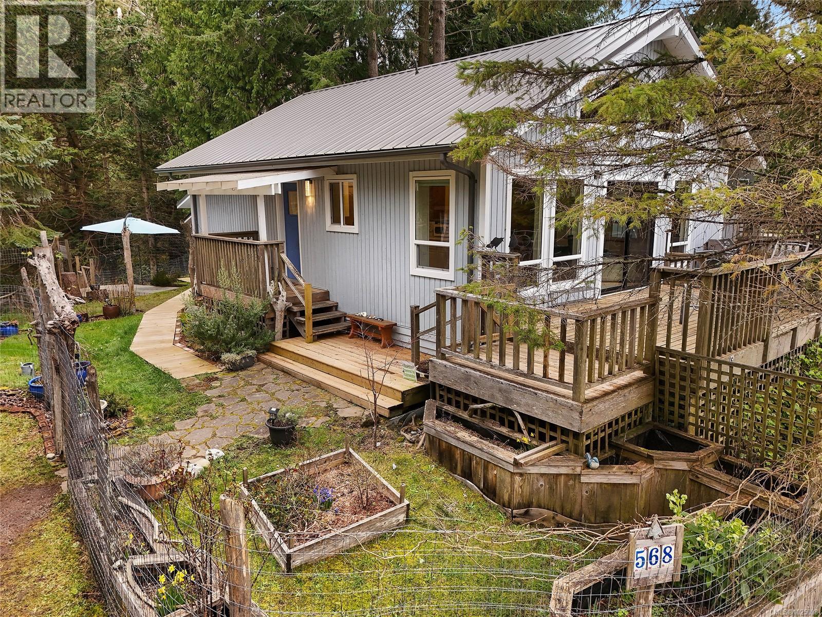 568 Bayview Dr - 6