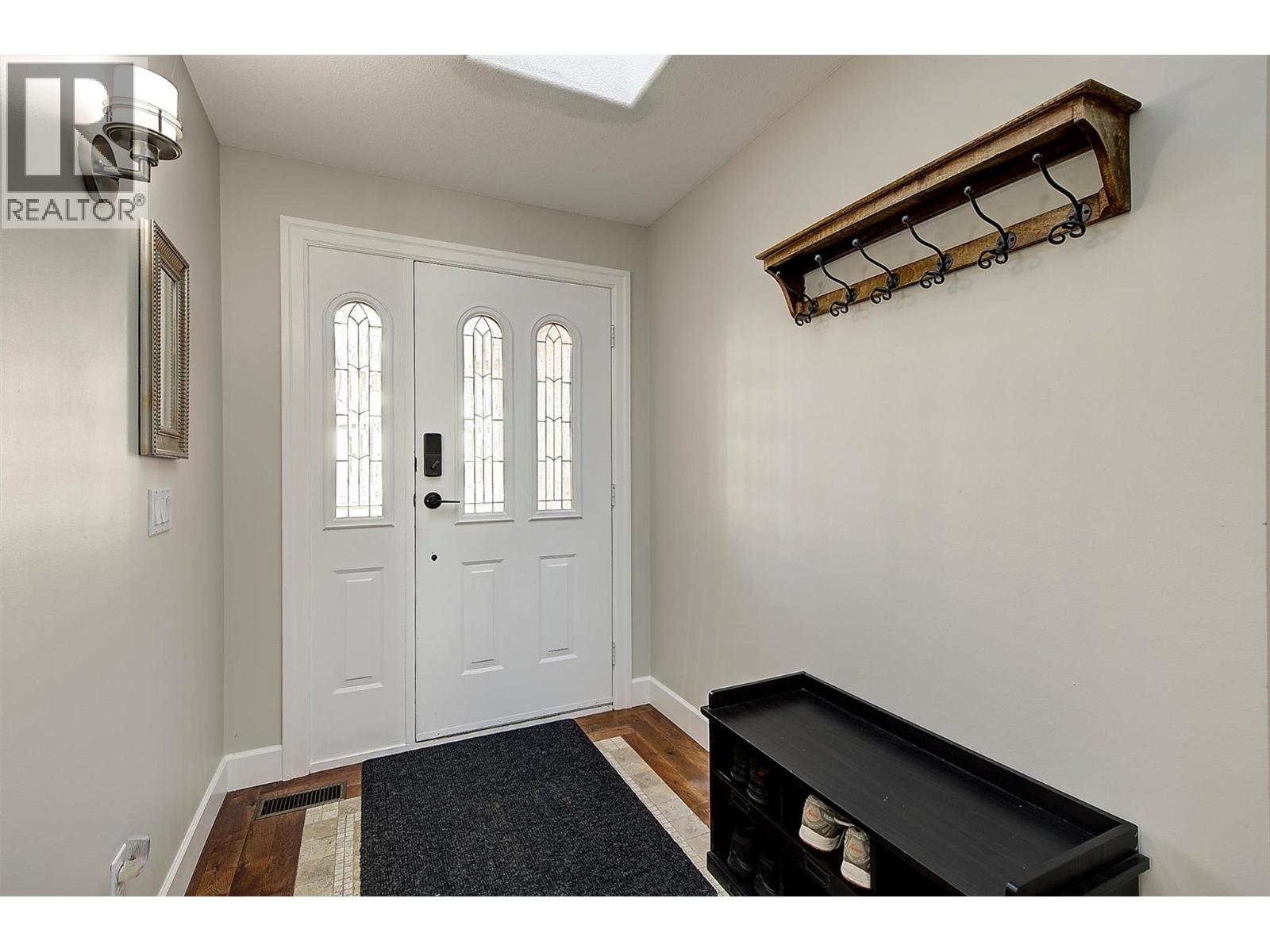  573 Spruceview Place North, Kelowna