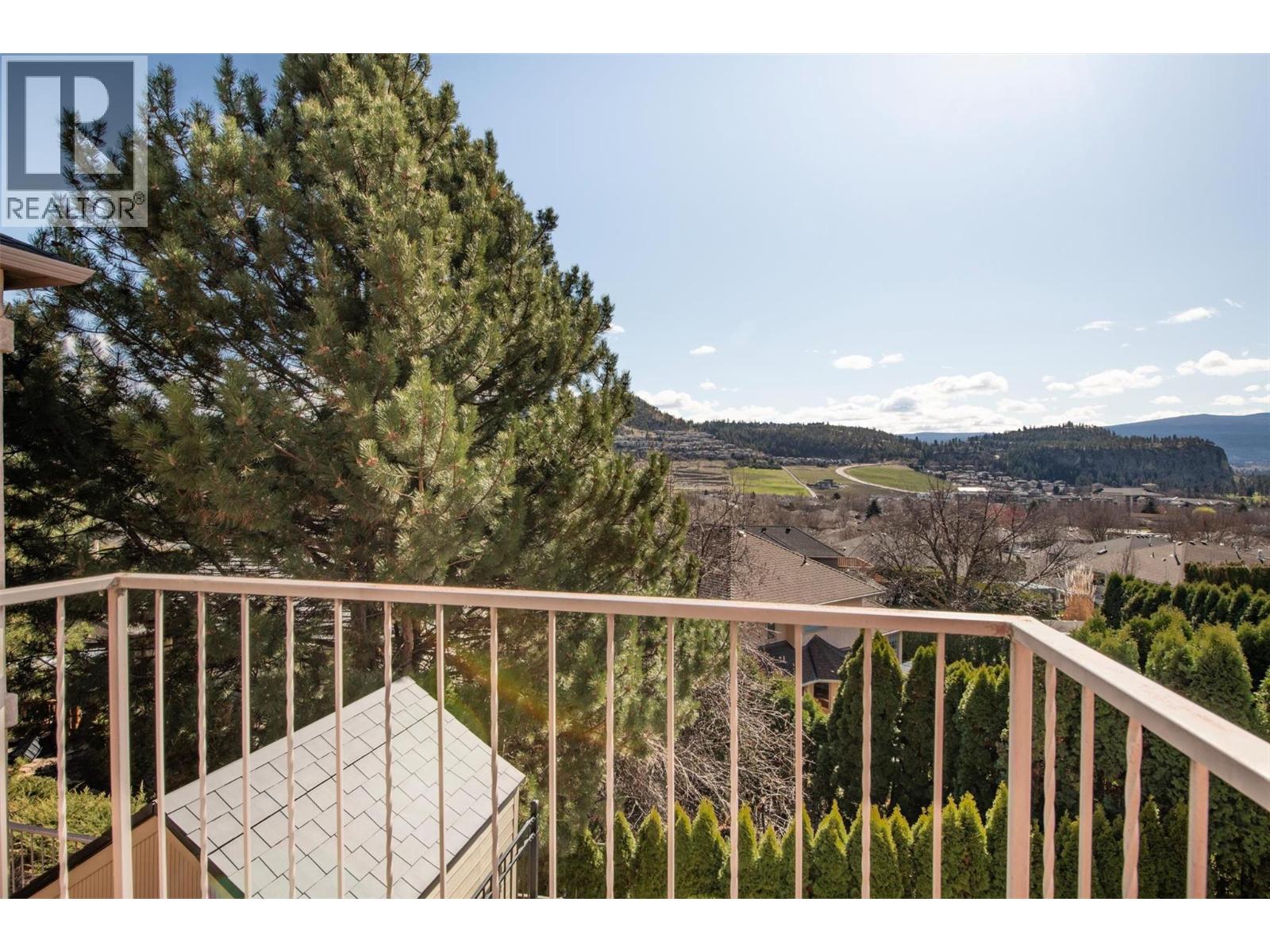  573 Spruceview Place North, Kelowna