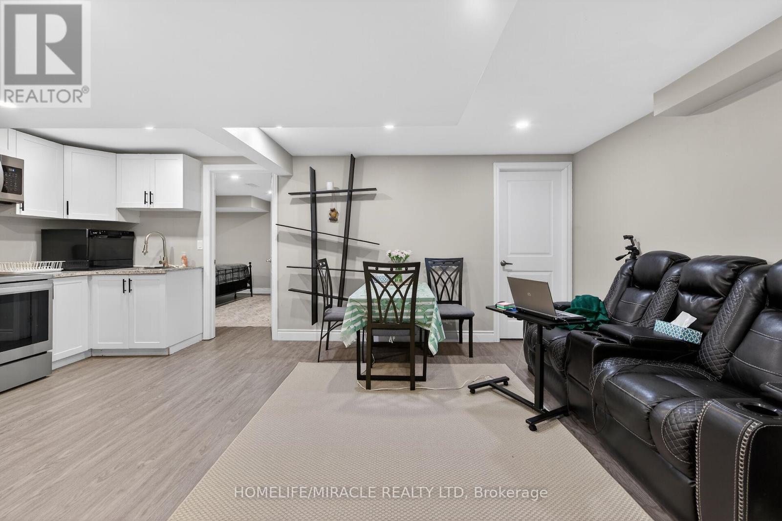 7809 HACKBERRY TRAIL - 36