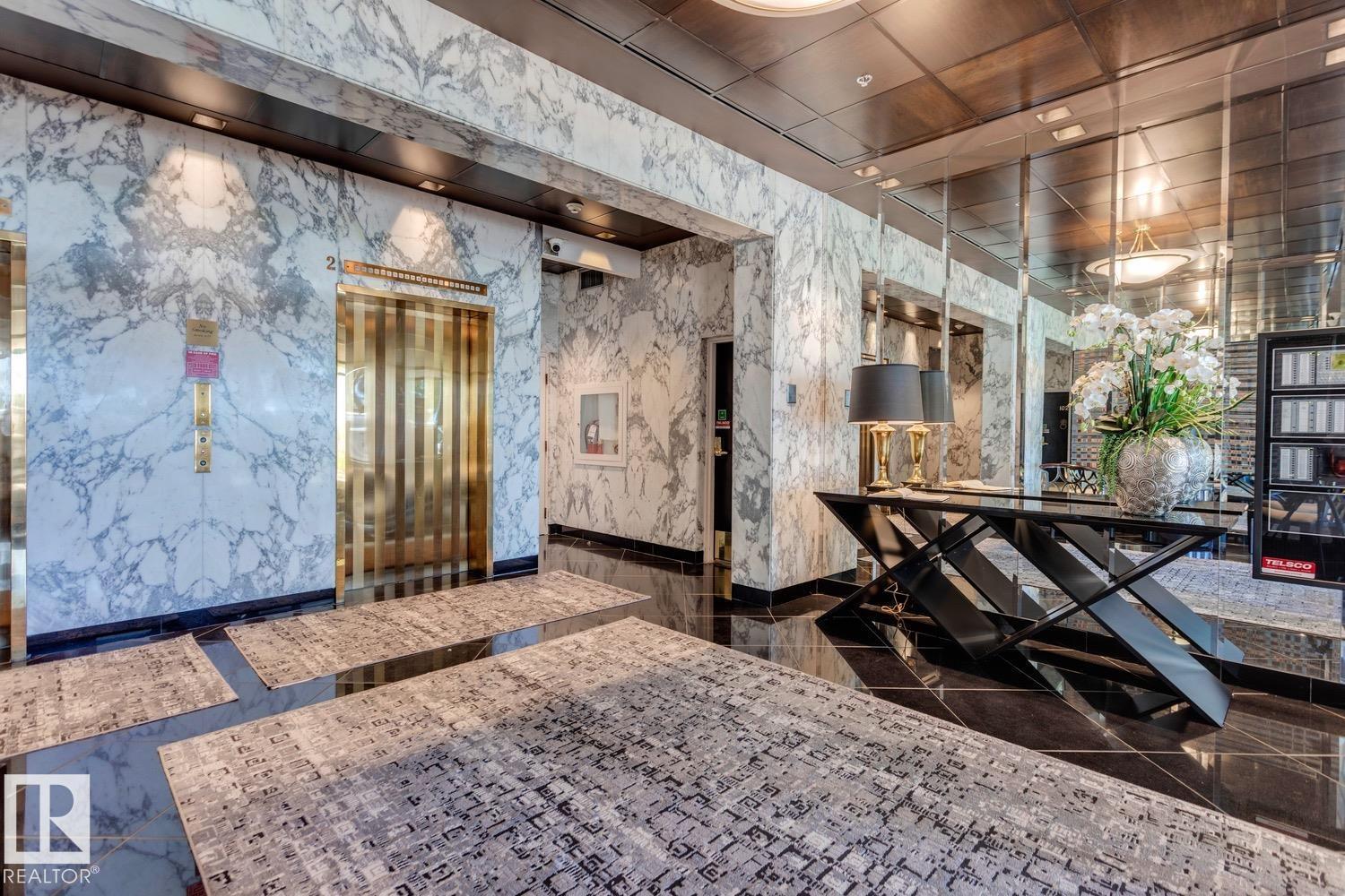 #102 11826 100 AV NW, Edmonton