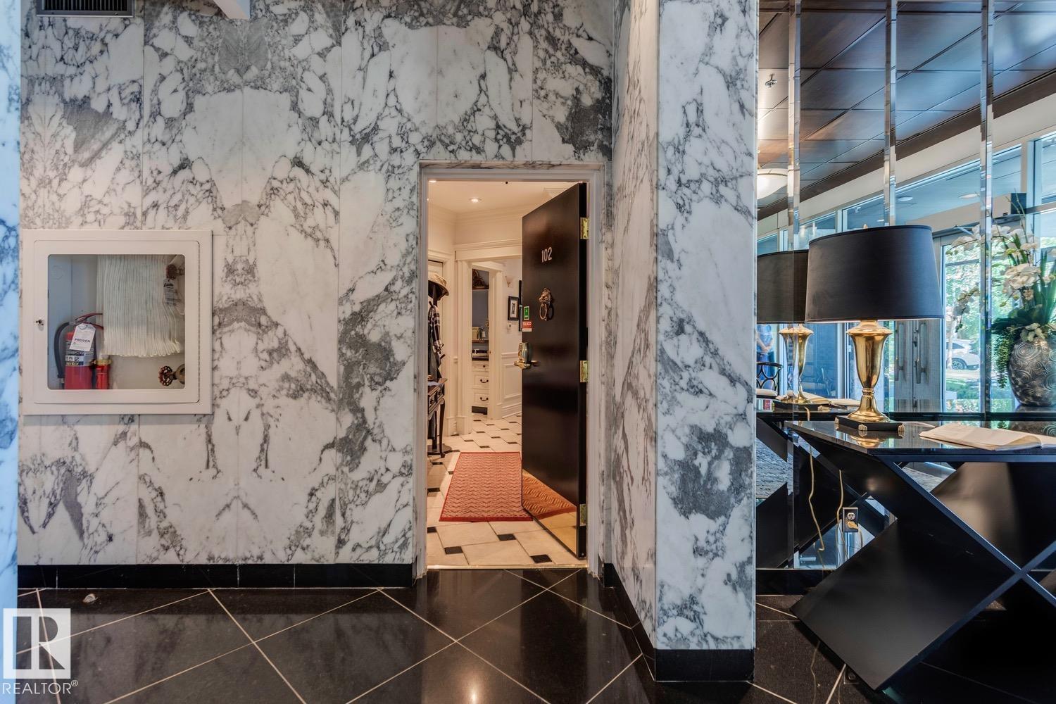 #102 11826 100 AV NW, Edmonton