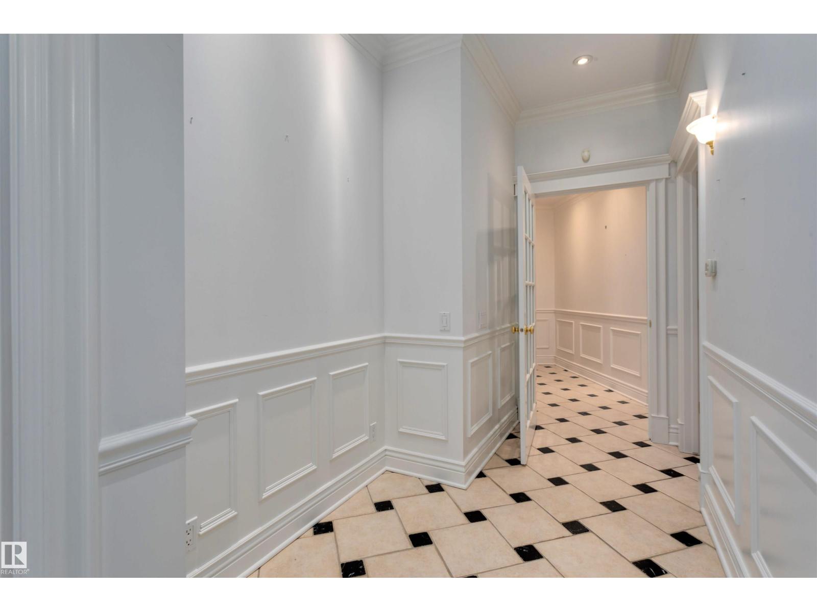 #102 11826 100 AV NW, Edmonton