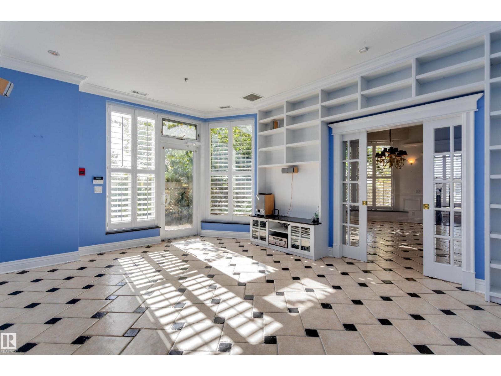 #102 11826 100 AV NW, Edmonton