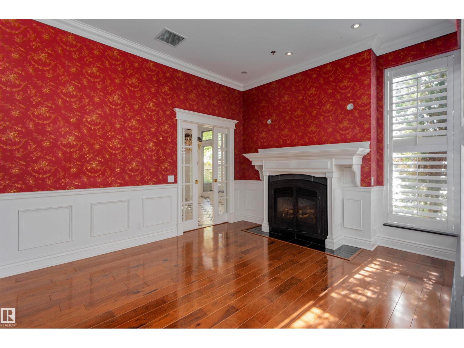 #102 11826 100 AV NW, Edmonton