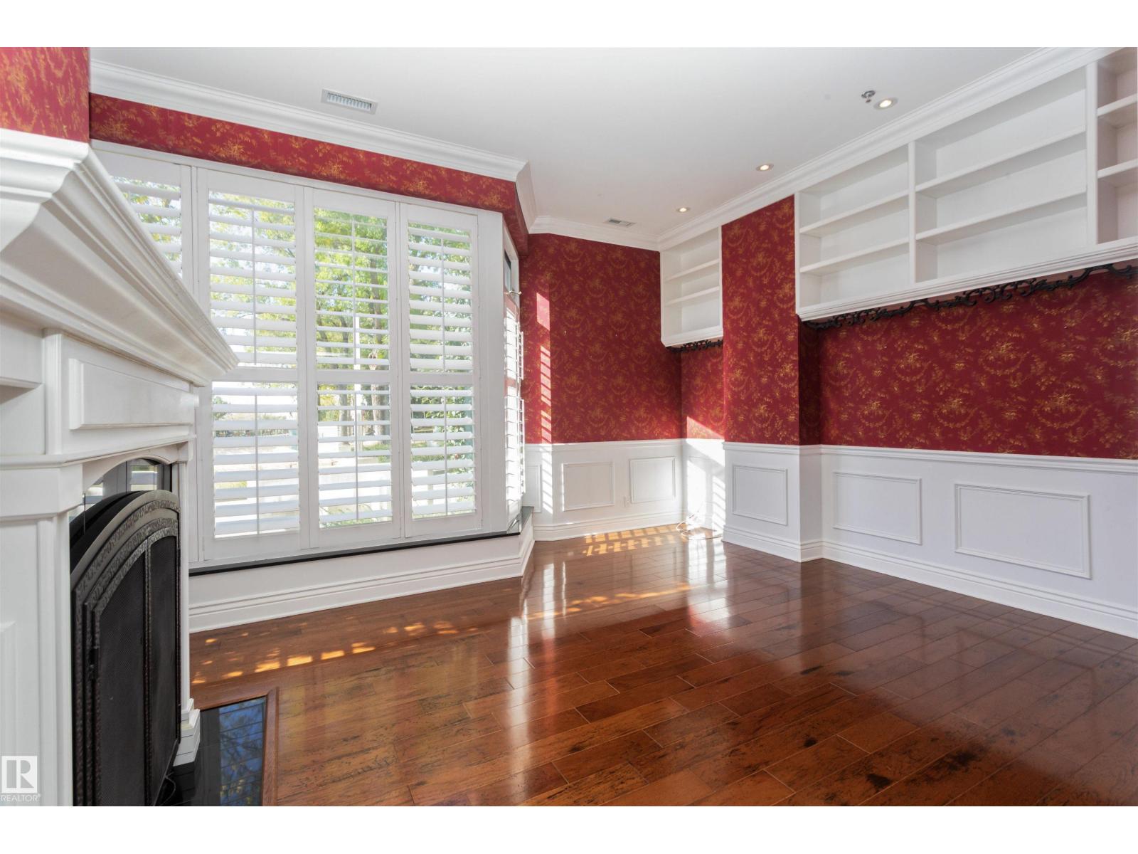 #102 11826 100 AV NW, Edmonton