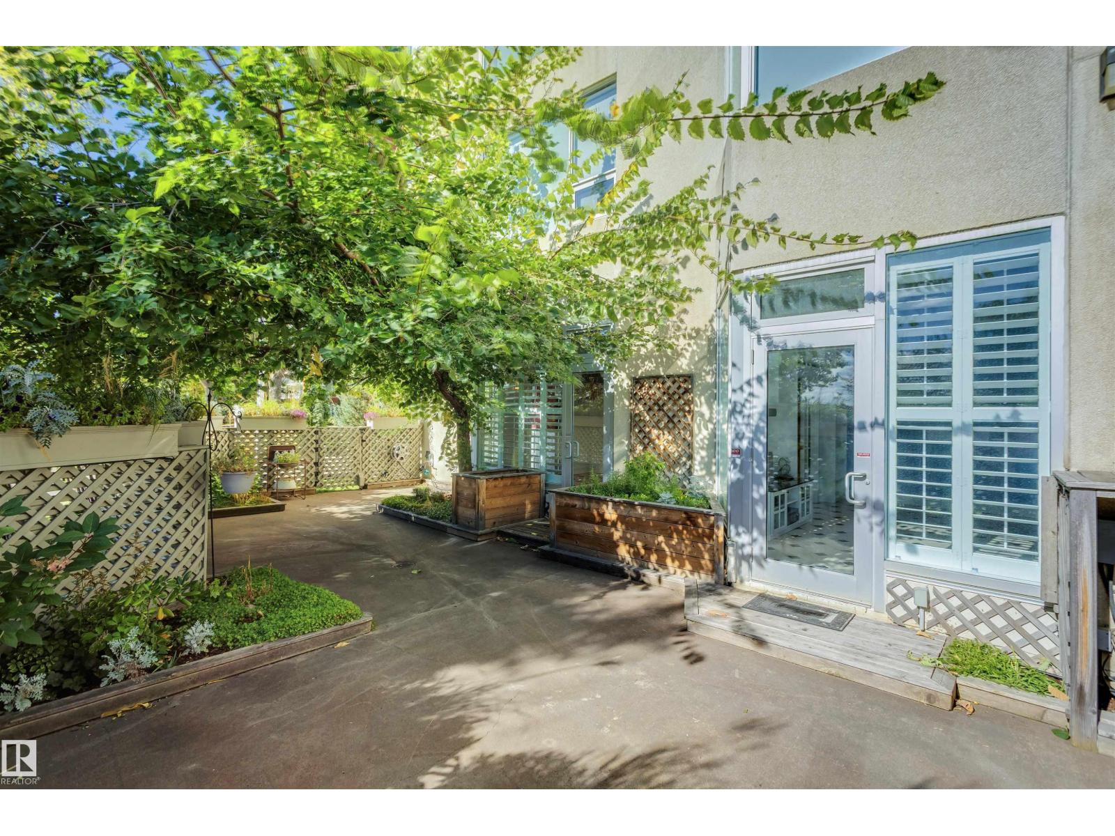 #102 11826 100 AV NW, Edmonton