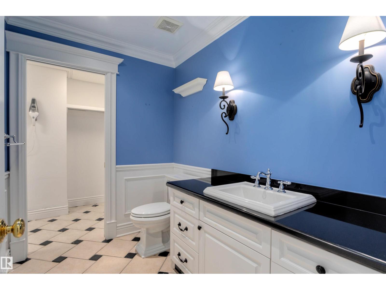 #102 11826 100 AV NW, Edmonton