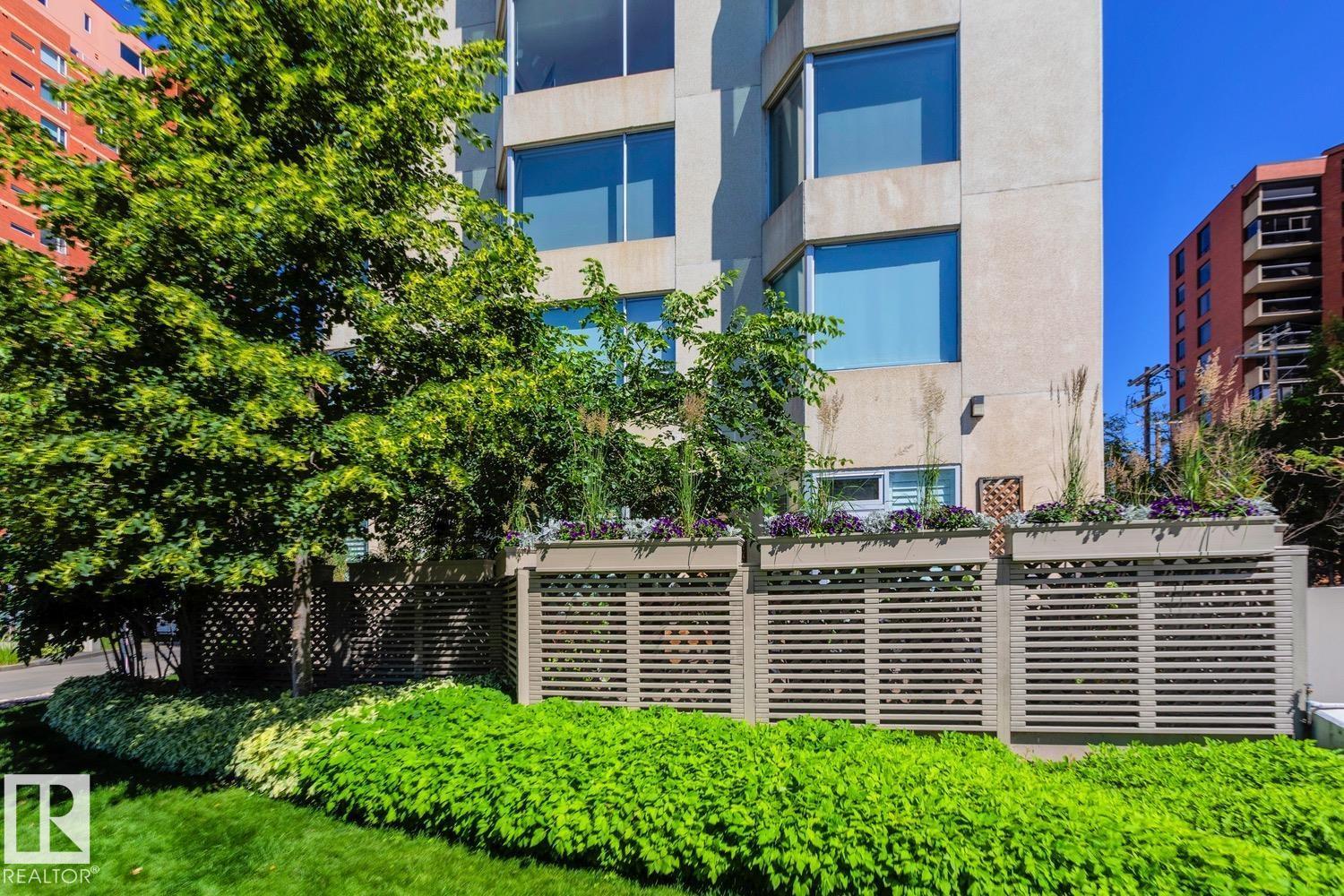 #102 11826 100 AV NW, Edmonton