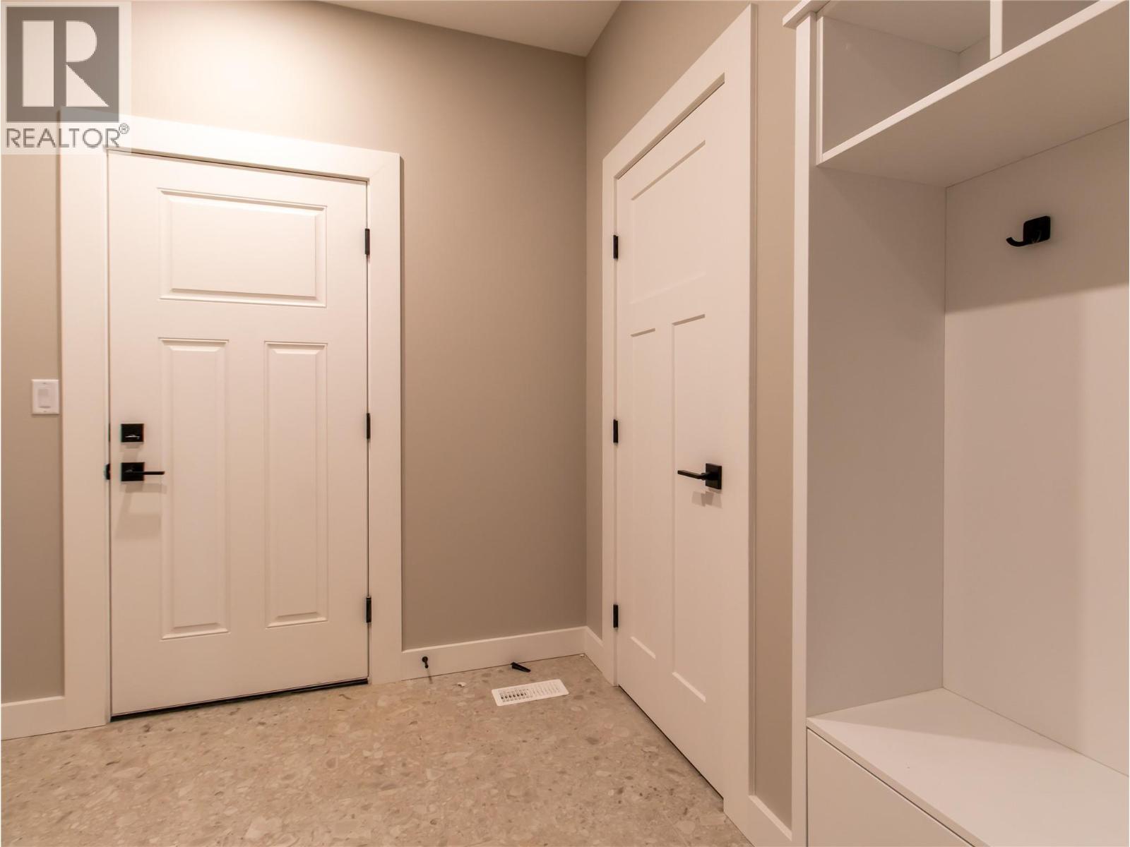 1721 9 STREET SE - 36