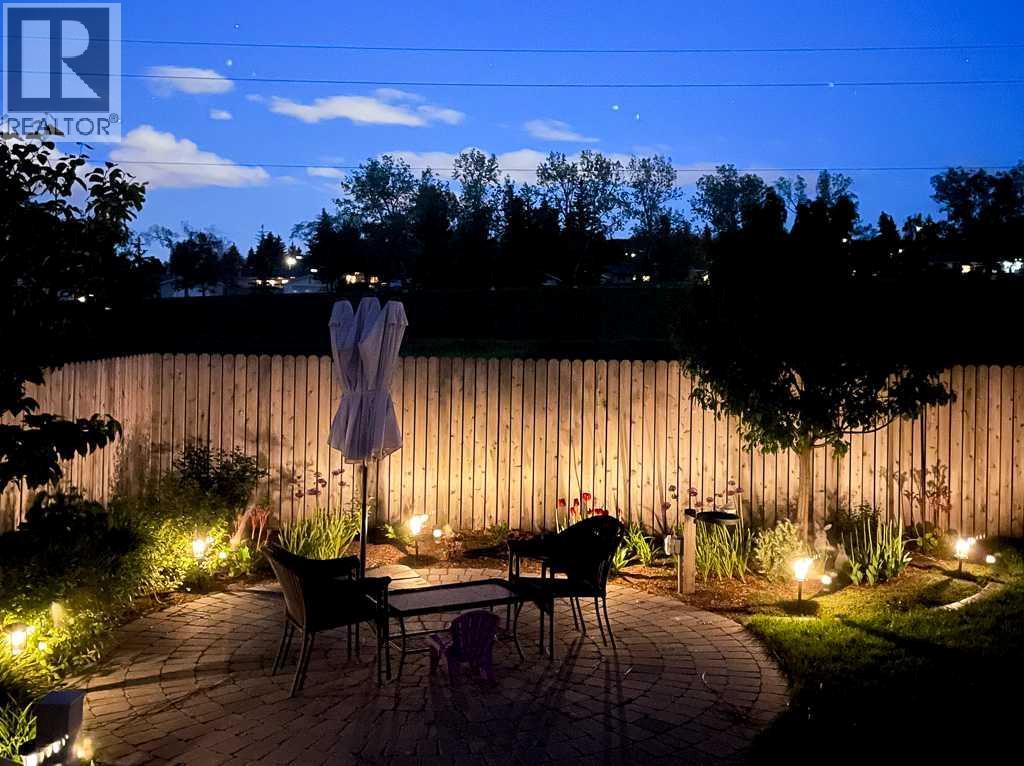 Single Family House 4 Level for Sale in  Bermondsey Way NW Beddington Heights Calgary 