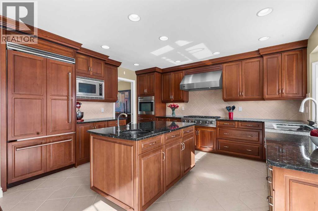 Single Family House 4 Level for Sale in  Bermondsey Way NW Beddington Heights Calgary 