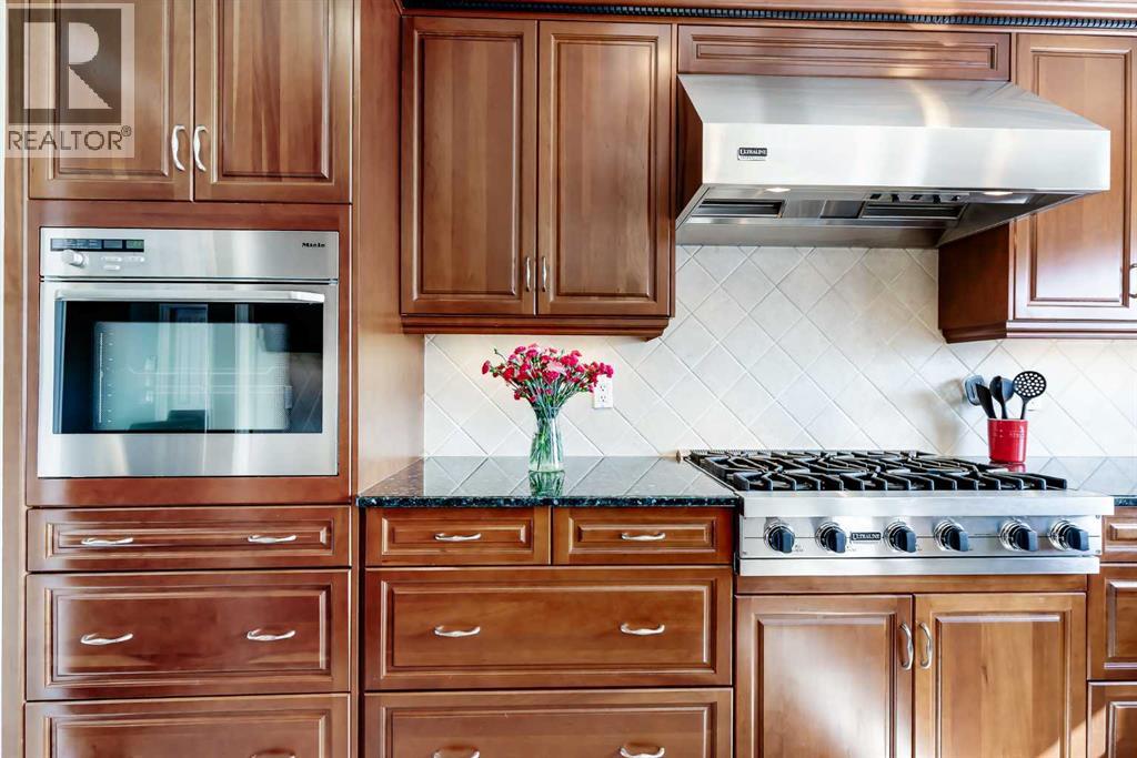 Single Family House 4 Level for Sale in  Bermondsey Way NW Beddington Heights Calgary 