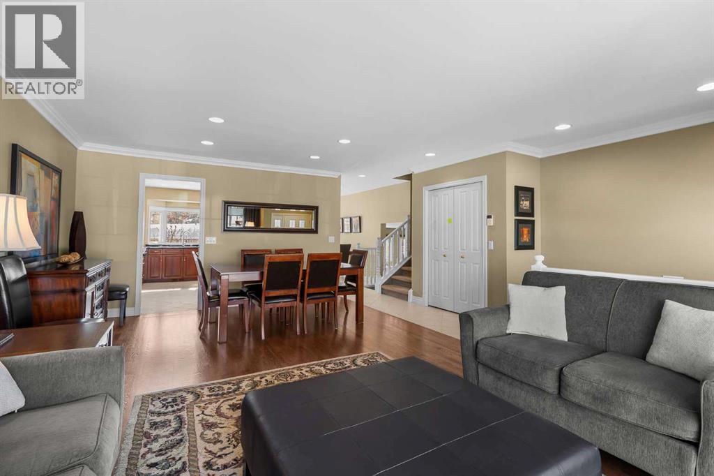 Single Family House 4 Level for Sale in  Bermondsey Way NW Beddington Heights Calgary 