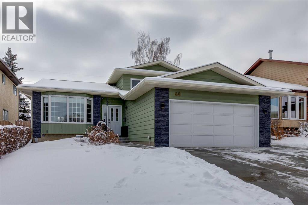 Single Family House 4 Level for Sale in  Bermondsey Way NW Beddington Heights Calgary 