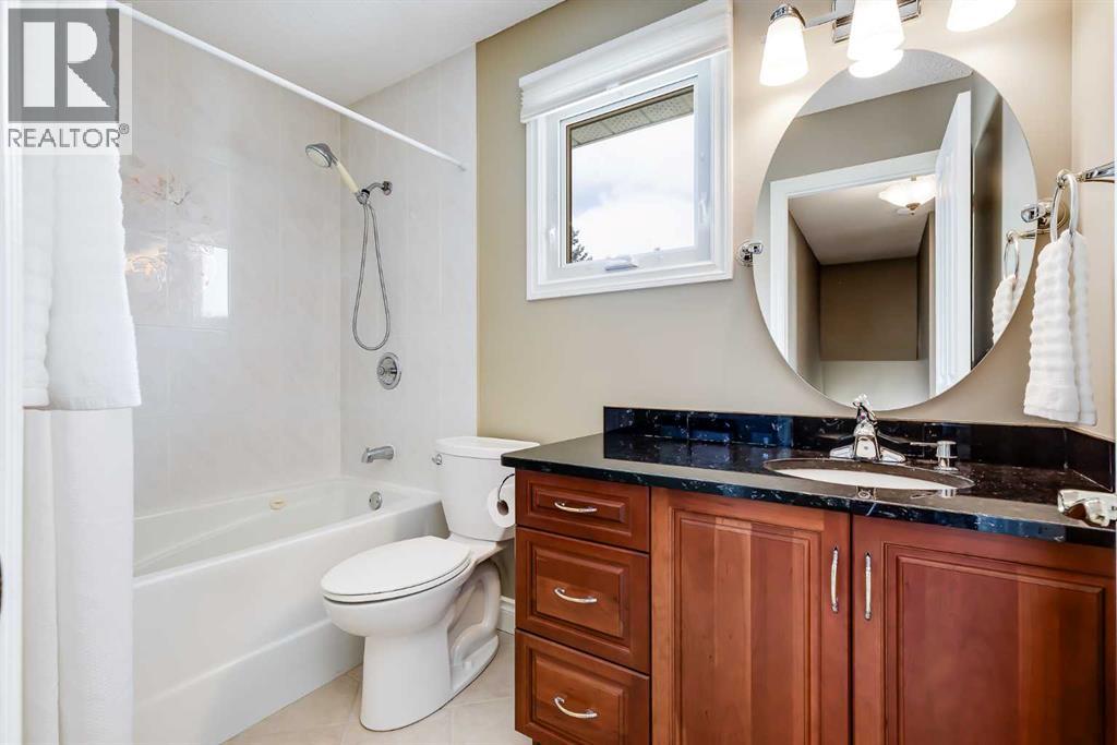 Single Family House 4 Level for Sale in  Bermondsey Way NW Beddington Heights Calgary 