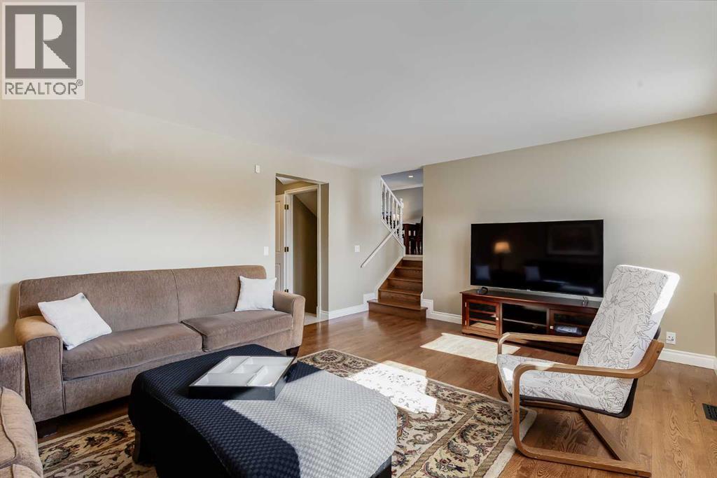 Single Family House 4 Level for Sale in  Bermondsey Way NW Beddington Heights Calgary 