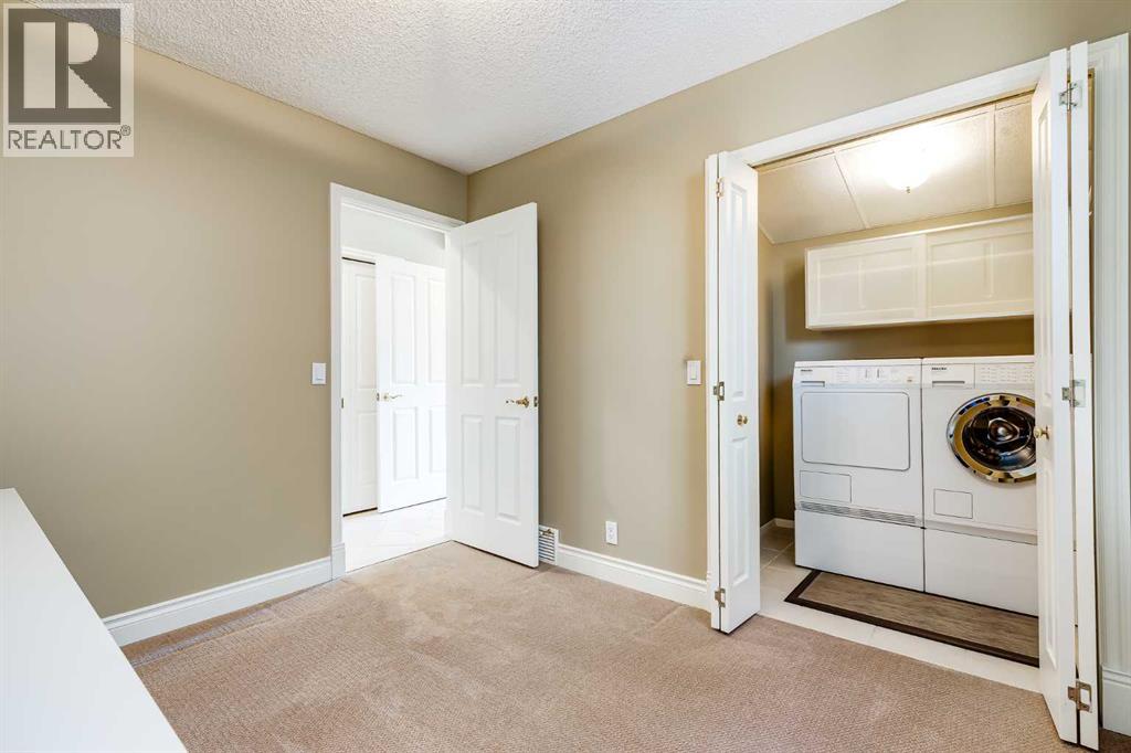 Single Family House 4 Level for Sale in  Bermondsey Way NW Beddington Heights Calgary 