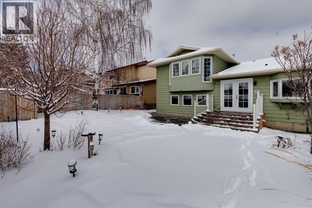 Single Family House 4 Level for Sale in  Bermondsey Way NW Beddington Heights Calgary 
