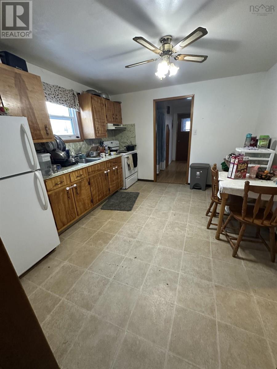 1696 VICTORIA ROAD - 9