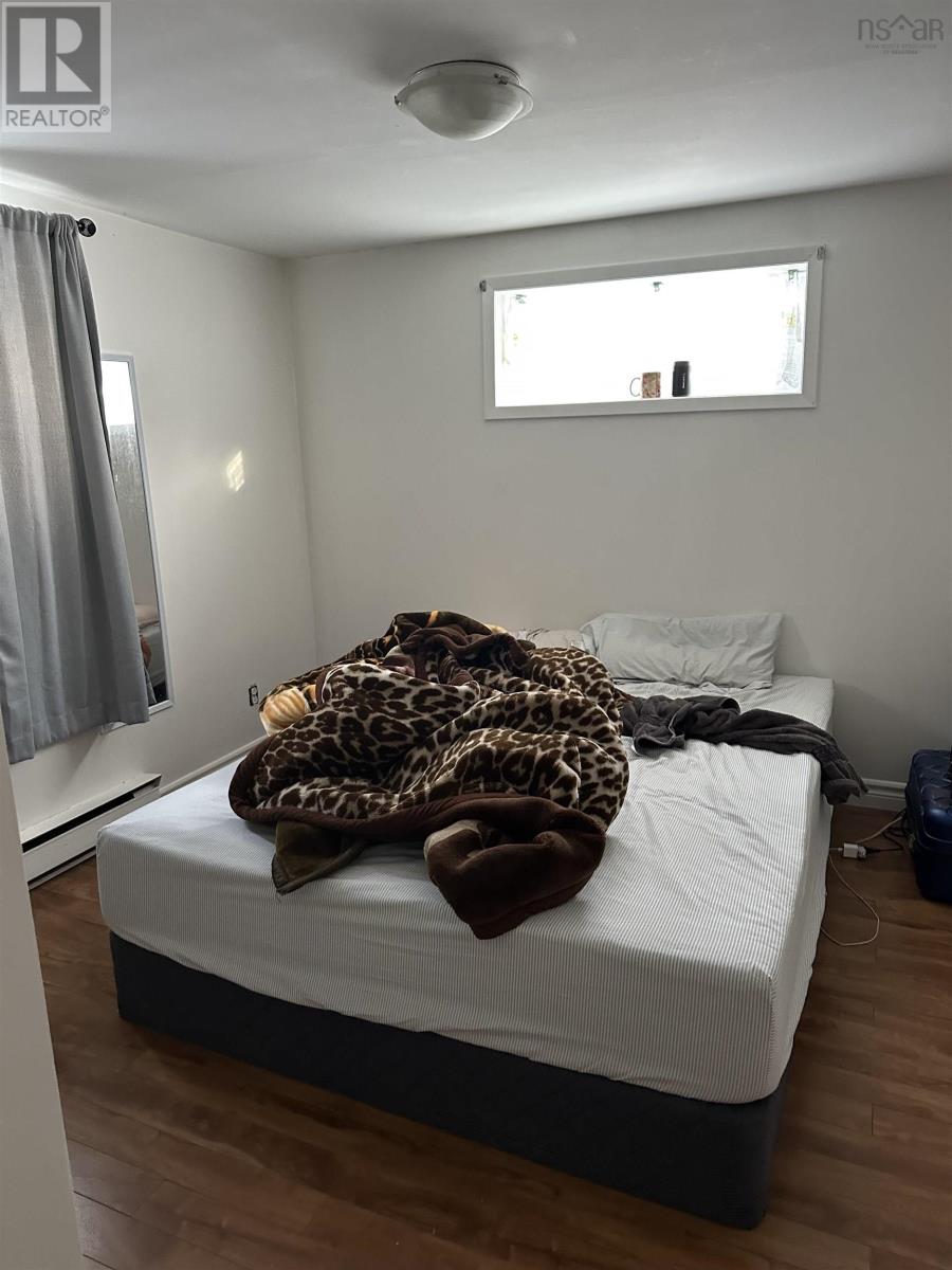 1696 VICTORIA ROAD - 16