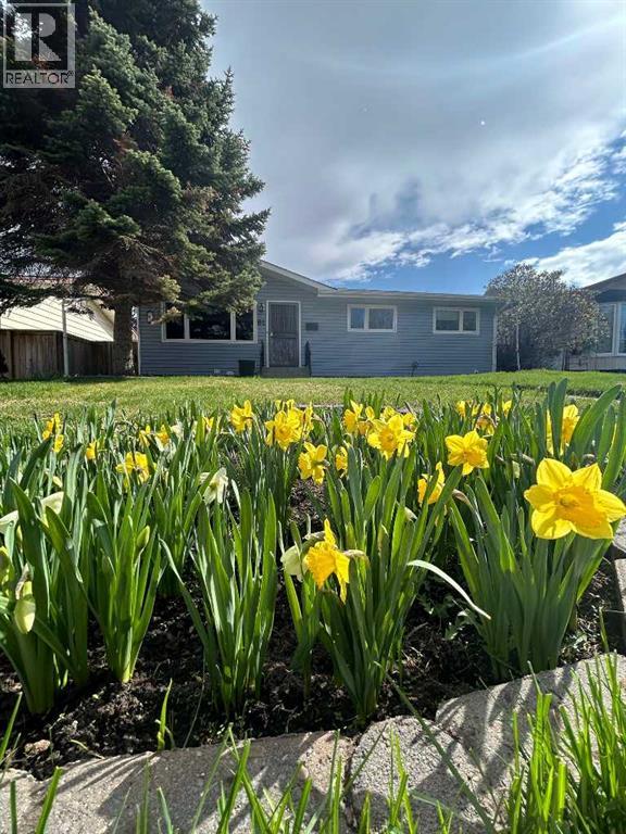 Single Family House Bungalow for Sale in  Healy Drive SW Haysboro Calgary 