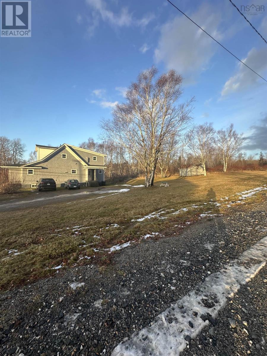 1696 VICTORIA ROAD - 4
