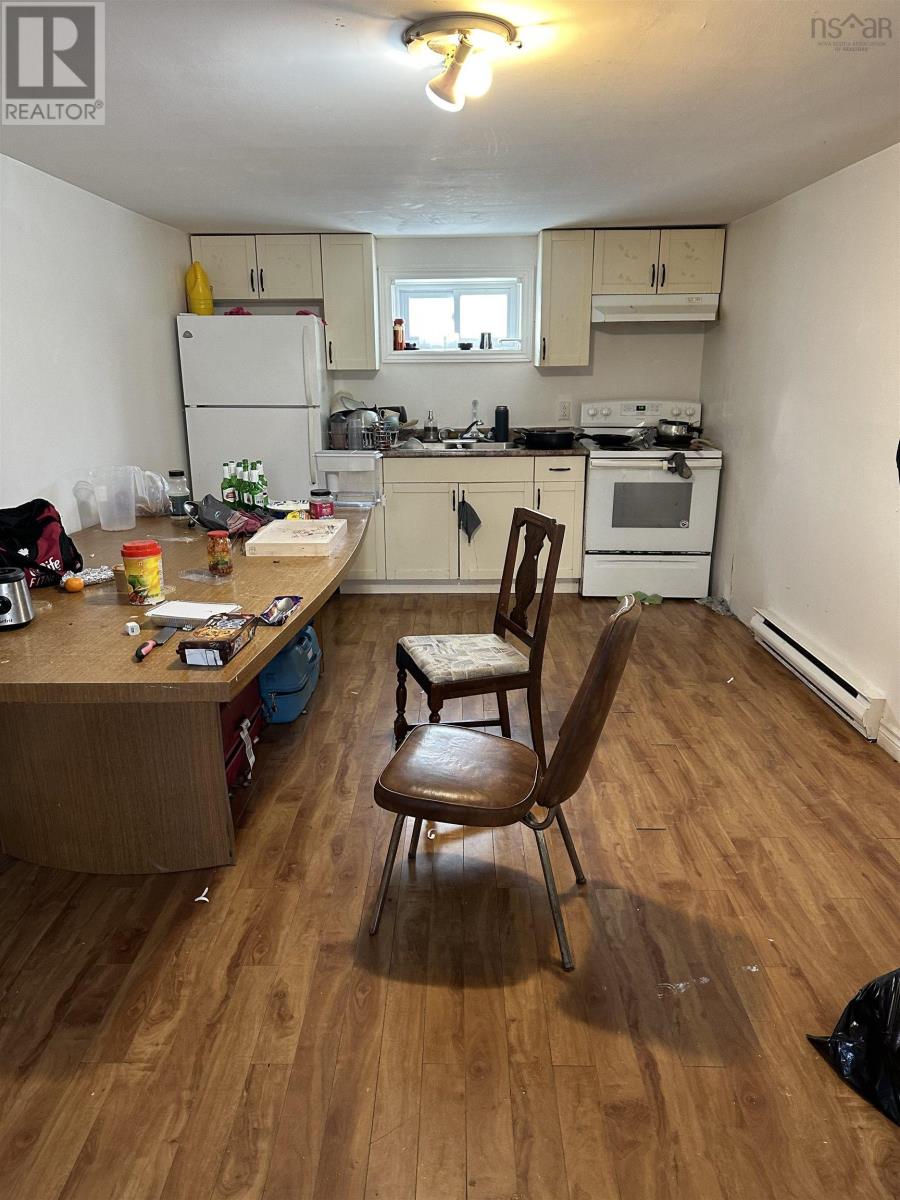 1696 VICTORIA ROAD - 17