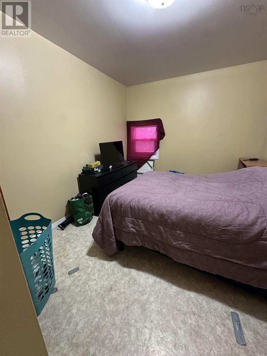1696 VICTORIA ROAD - 21