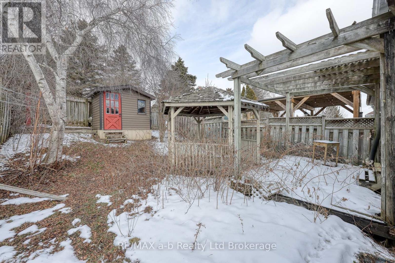 94 D'AUBIGNY ROAD — photo 40