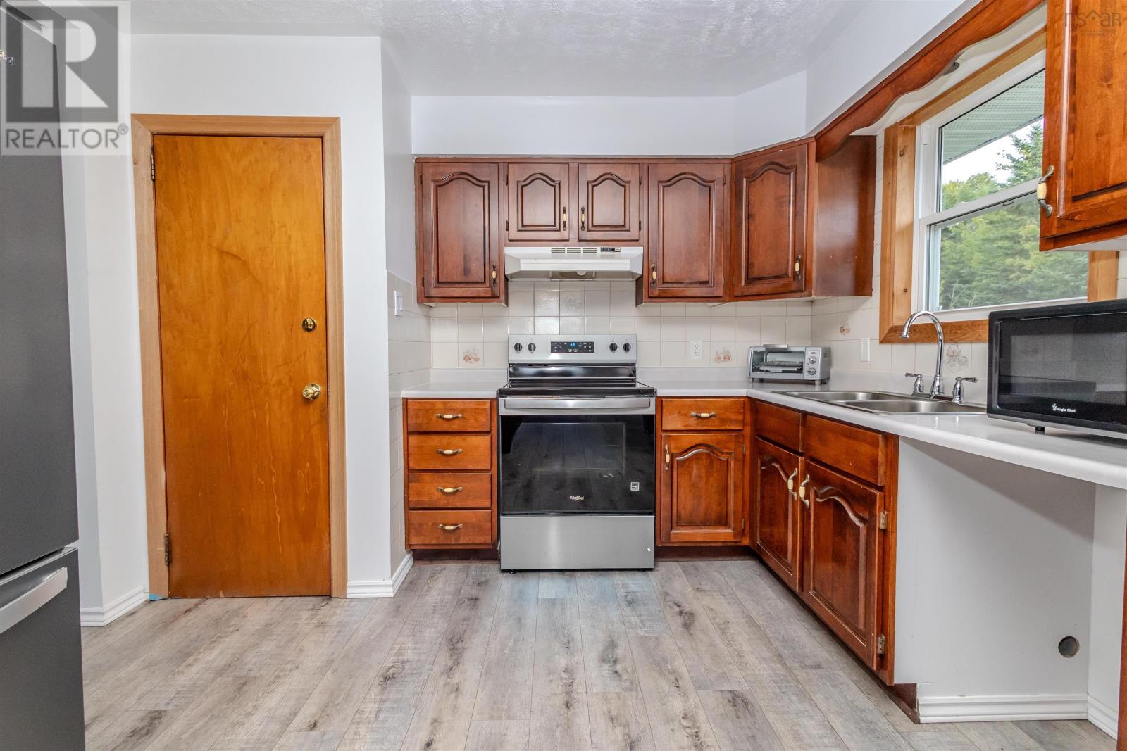 Property 33 of 39 of 1541 Gabarus Highway